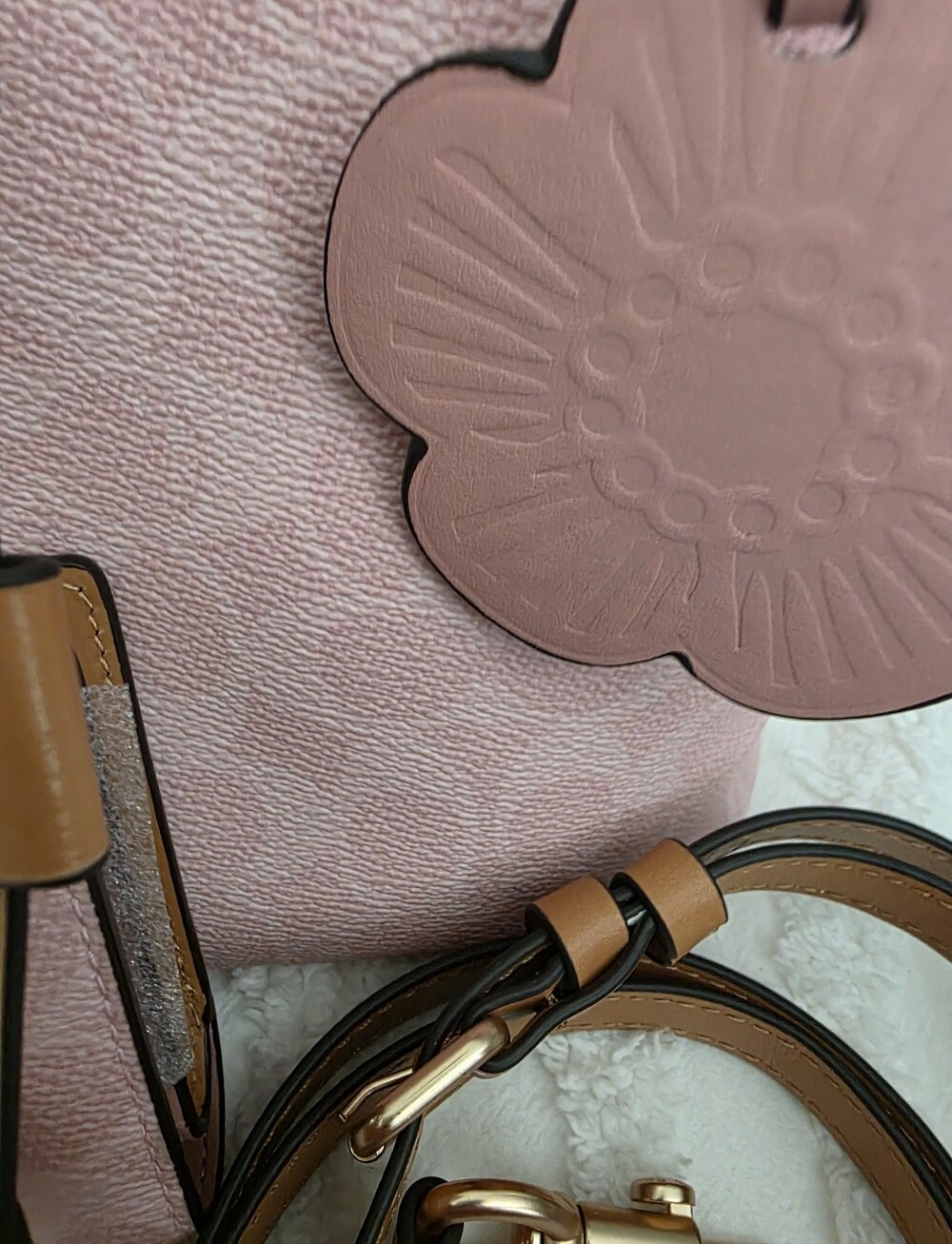 Coach Powder Pink Small Bucket Matching Wallet - Picture 2 of 5
